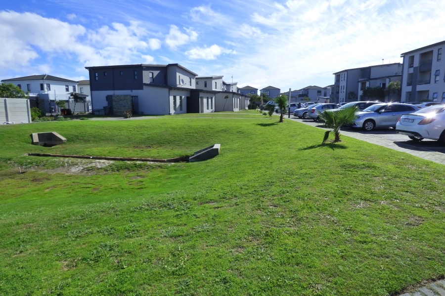 2 Bedroom Property for Sale in Parklands North Western Cape